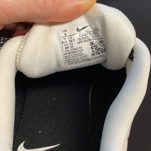 Womens size 6 shoes - Picture 5 of 5